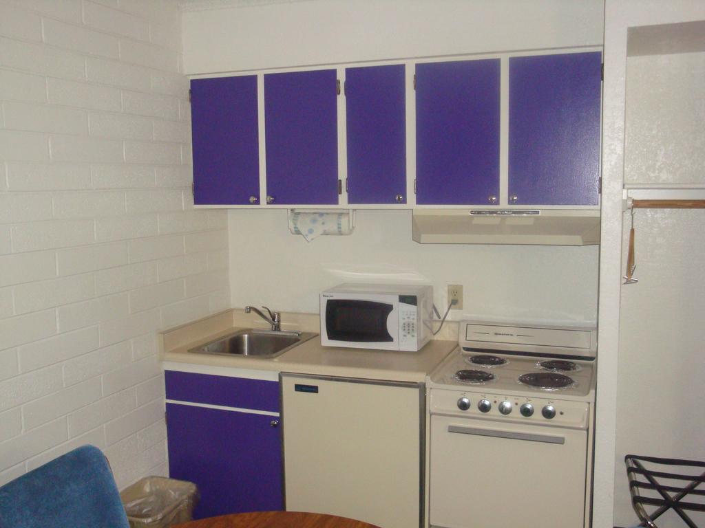 Travelers Inn Lake Havasu Lake Havasu City Phòng bức ảnh