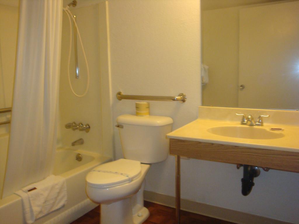 Travelers Inn Lake Havasu Lake Havasu City Phòng bức ảnh